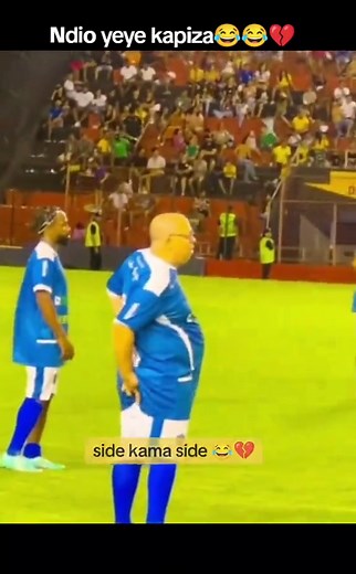 Side Kama Side: Vichekesho vya Mpira na Shughuli za Kilimo