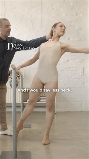 Barre Method for a Pain-Free Back - Ballet-inspired exercises for a mobile spine and better posture - the MUNZ BARRE® Method Watch more on www.dance-masterclass.com 🩰 About this class In this Dance Masterclass, you will learn simple exercises to increase your balance, turnout, and core strength for ballet. MUNZ BARRE® – this innovative barre training method, developed by Alexandre MUNZ, is based on creating strength and stability around your spine with basic core activation techniques. With ste