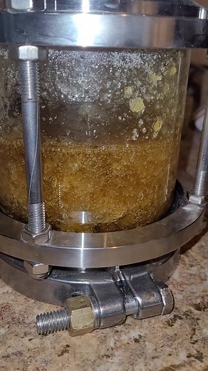 Making THCA Diamonds. this is showing the diamond miner being slightly vented to achieve a higher super saturation value to increase the speed of facet production. this method makes smaller facets but it is incredibly fast compared to other methods of precipitation.