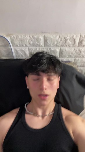 Relaxed Moments: Close-Up of Style and Comfort