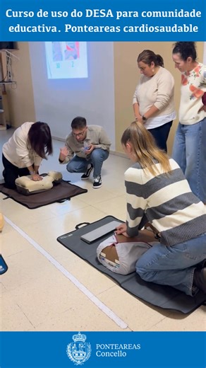 📍 𝐏𝐨𝐧𝐭𝐞𝐚𝐫𝐞𝐚𝐬, 𝐜𝐨𝐧𝐜𝐞𝐥𝐥𝐨 𝐜𝐚𝐫𝐝𝐢𝐨𝐩𝐫𝐨𝐭𝐞𝐱𝐢𝐝𝐨 O Concello de Ponteareas organizou unha xornada de formación no uso do DESA dirixida á comunidade educativa, froito do traballo coordinado das concellerías de Seguridade, Bombeiros - Ponteareas e Ensino. 🏫 Todos os centros educativos contan ou contarán con este dispositivo grazas ao Concello. Nos vindeiros días entregarase un DESA ao CEIP As Veigas, CEIP Feliciano Barrera e CEIP Mestre Ramiro Sabell. ⚽🏊‍♂️ Ademais, todos 