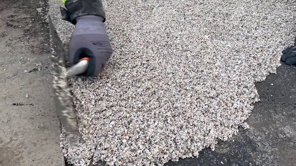 How to Install Resin Bound Surfacing for a Durable Driveway