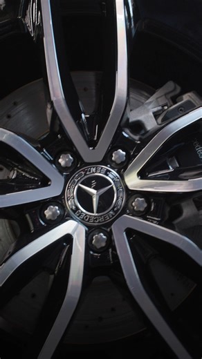 Mercedes-Benz D&R Czach on Instagram: "Moc, którą czujesz, zanim ją usłyszysz. Pewność, którą widać w każdym detalu. GLE to siła, która nie potrzebuje słów.💎 Sprawdź modele dostępne od ręki w naszym salonie Online: https://www.mercedes-benz.pl/passengercars/buy/new-car/search-results.html/vehicleCategory-new-passenger-cars/modelIdentifier-GLE/sortType-price-asc?gsOutletId=GS0002216&allGsOutletIds=GS0002216"