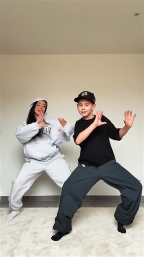 Owen Jackson | Dancer | Une journée inoubliable ✨Merci @camille__stengel 💚 DC: @cleyton_milionario Avez vous aimé cette trend? Aujourd’hui, j’ai rencontré... | Instagram