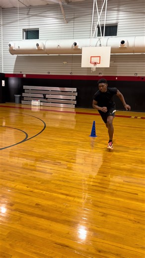 Hennyhardaway85 (@hennyhardaway85)’s videos with Outside (Better Days) - MO3 & OG Bobby Billions