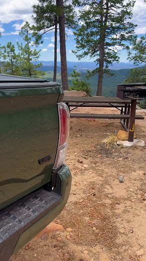 A great picnic spot in Rim Country AZ just past the Mogollon Rim Visitors Center! One of our favorite spots (that’s accessible to most & that we’re willing to share) 😉 What’s one of your favorites? #paysonaz #mogollonrim #travelarizona #arizona #picnic