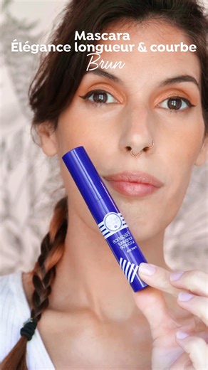 Tuto Pumpkin Spice Makeup : un look chaud, doux et lumineux, inspiré des teintes de l’automne 🧡 - Macaron Blush Abricot pour un effet bonne mine - Bronzer en base sur les paupières une touche d’Ombré Étincelant pour capter la lumière - Liner et Mascara Brun pour un regard doux et structuré - Rouge à Lèvres Mat Pêche Gourmande pour sublimer le tout Un maquillage facile à reproduire, parfait pour prolonger les vibes automnales 🍁 | Le French Make-up