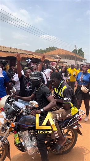 The youths of Doryumu hailing with joy as Kwaku Shai was brought home yesterday, the excitement was worth it! Dangmes love this, unity is strength! #LexAtm #thedangmeblogger #kwakushaihomecoming #botueee@Lordisking👑(Mawu Ji Matsɛ) @⚽️LORD KHALIFAH ⚽️🫶🏿🧠🌚 @🍀whalker☘️ @♾️MAKU ✨YOOBI @🌈🍭OHENEWAA 🏳️‍🌈💕🍭 @@AMAZING @_adjintettey🇬🇭☯︎🦅 @@Cozy_her🌸 @🌻CERTIFIED 🌷 LONER🌻 @💚BB London 🇺🇸💲💰💵 @abphybi110chilling gal