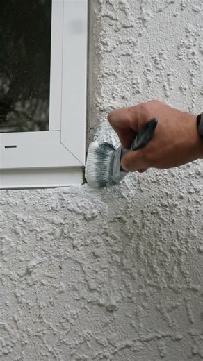 Replacing Timber Windows with Aluminium Stucco patching lime Lock