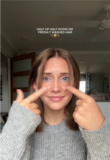 Quick and Easy French Twist Hairstyle Tutorial