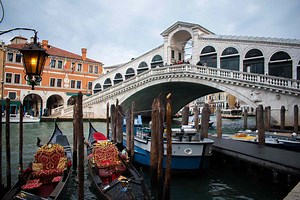 Where to Eat, Stay, Play, and More in Venice, According to an Expert
