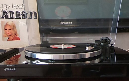 YAMAHA雅马哈TT-S303黑胶唱机 播放 Peggy Lee - Fever