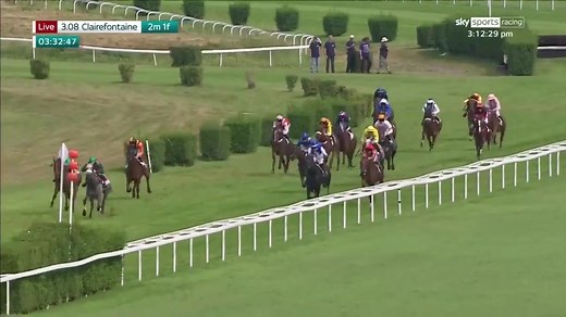 Class ride! 🙌 Bryony Frost notches another victory since returning from injury, winning aboard Kel Raffles, who scores smartly at Clairefontaine for Simon Munir's Double Green team... | At The Races