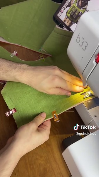 Here's my Octane cosplay form Apex Legends! This was super fun quite easy to make thanks to the Cosplay Guides they released full of detail shots of the Legends. The link to them is on my bio! #sponsorbyEA #octane #cosplay #cosplaycrafting