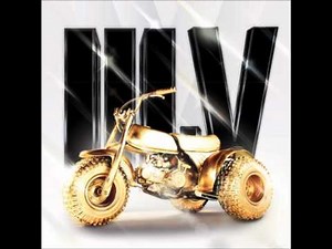 Family Force 5 - Cray Button