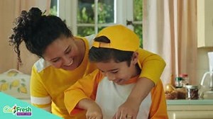 Make your own creamsicle drink at home! All you need is water, a splash of orange juice, and a few drops of vanilla. Yum! 🧡🧡http://bit.ly/2wvkNCc | CalFresh Healthy Living