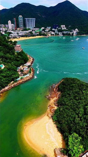Middle Island magic ✨ Looking down on Repulse Bay