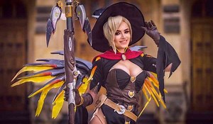 Spicy Video Shows Off Amazing Overwatch Cosplay from BlizzCon 2017