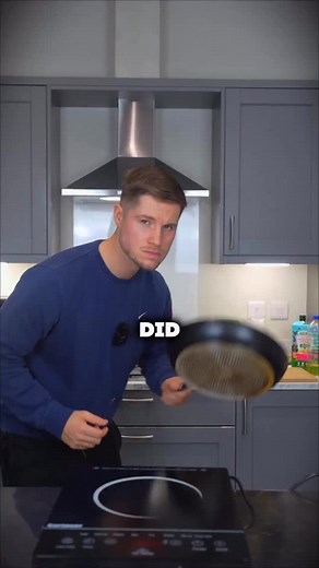 Chinese-Style Beef with Black Beans & Rice ⁣ ⁣ Ingredients⁣ 400 grams rump steak⁣ 1 Tin of Black Beans. ⁣ 4 cloves of Garlic⁣ 1 onion⁣ 1 pepper⁣ 180g Basmati ⁣ ⁣ For the sauce⁣ 1 teaspoon sugar⁣ 2 teaspoons corn flour⁣ 40mL Light soy sauce ⁣ 300mL hot water⁣ ⁣ For the beef⁣ 1 teaspoon bicarbonate of soda⁣ 1 teaspoon corn flour⁣ 20mL Soy sauce⁣ 10mL vegetable oil⁣ ⁣ Method. ⬇️⁣ ⁣ ⁣ 1. Coat your beef in 0.5 tsp bicarb, 1 tsp cornflour, soy sauce and a bit of vegetable oil. Leave it in the fridge f