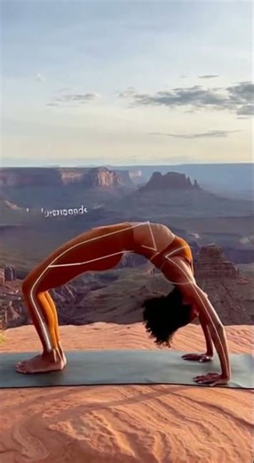 Deep Backbends Master Wheel Pose in Nature #stretching #yoga #flexibility