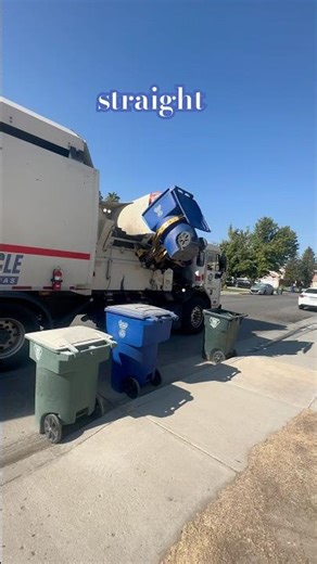 Peterbilt 520 ♻️ #garbagetruck #peterbilttruck #recycling #automobile #work #blue #truckingjobs