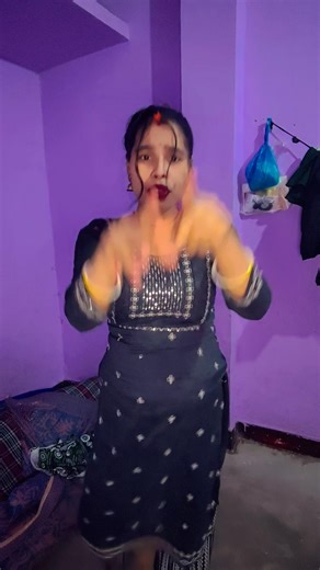 घुमेला जब तू गदिया में लागेलानीचे पड़ी है #dance #bhojpuri