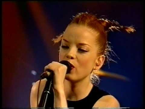 Garbage "Special" and "Keep Breathing" acoustic [Nulle Part Ailleurs, January 1999]