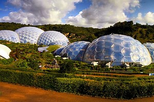 Kubah-kubah Raksasa di Eden Project - Bobo