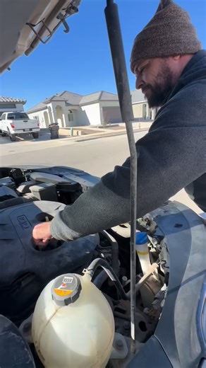 18 reactions · 9 comments | Prolube is the best additive for any engine. Change my mind. #prolube #elpaso #oiladditive | Neftali Rosado Bolorin | Facebook