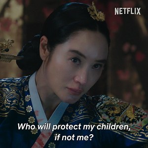 A spirited queen tries to rein in her rowdy sons in order to make one of them the next king of Joseon, while her competitors vie to snatch the throne. UNDER THE QUEEN'S UMBRELLA, coming October 15. | Netflix