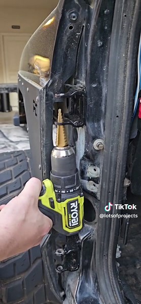 Upgrading the worn-out door hinges on my XJ Cherokee and adding quick release pins #jeep #xj #cherokee #custom #repair #upgrade #quickrelease