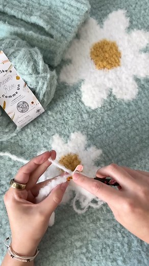 Cardigan progress. 🤩 For those messaging for the pattern, it’s not out yet! 😆 The Daisy Day Throw, tote and cropped summer cardiagn are all available on my blog and as @lionbrandyarn kits. This one will be out September 18th! 🤗 It’s definitely working up to be theeeee coziest cardi! I can’t wait to wear it. 💗 #crochet_pattern #crochetersoftheworld #lionbrand #lionbrandyarn #crochet #crochetgoodness #crochetaddicted #crochetersofinstagram #crochetpattern #crochetdesign #crochetdesigner #yarna