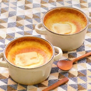 表面がこんがり！ ふんわりマシュマロ焼きプリンのレシピ動画・作り方 | デリッシュキッチン