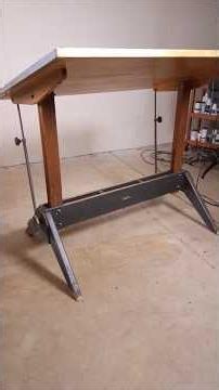 I rescued this drafting table from the trash 🗑️