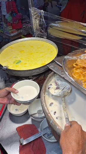Karachi's Special Chuwara Doodh Recipe