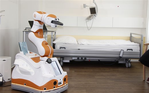 瑞士康养个人护理机器人李奥（Lio）大佬在养老院项目落地之前做最后的预演！