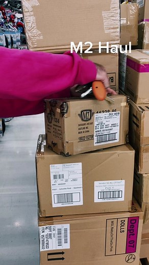 M2 haul tonight, 4 cases, 2 chases. Split the chases with a local collector. #hotwheels #m2 #m2machines #m2chase #chase #m2collector #hotwheelscollector #hotwheelshunting #collector #fyp #hotwheelshaul #score #mauiandsons #plymouth #chevyapache