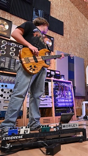 ToneGodz on Instagram: "You’ve probably heard Master of Puppets a thousand times... But do you know how it was actually made? ⚡ Flemming Rasmussen - the producer behind the sound - breaks it ALL down in the ToneGodz Masterclass! 👉 Dive in now at tonegodz.com"