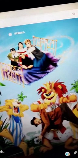 Rating Disney movies Part 17: Bedknobs and Broomsticks #disneyreviews #theatrekid #review #disney #fyp #foryou #houseoftiktok #musical #movie #xyzbca