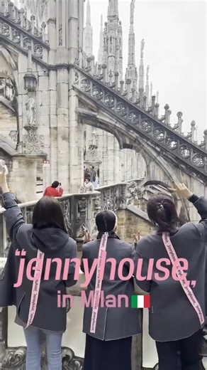 제니하우스 jennyhouse official on Instagram: "파리 올림픽에 이어 밀라노 올림픽까지! K-Beauty 트렌드를 선도하는 제니하우스가 대한민국 뷰티를 대표해 밀라노올림픽에서도 함께합니다 🇮🇹✨ 제니하우스 부스의 뜨거운 열기 💓🔥 K-뷰티를 사랑하는 전세계 팬들🥰😍 지금, 그 생생했던 현장을 만나보세요 🤍 With Hair. @jennyhouse_sophia Make up. @jennyhouse_ndwjy @leeeun___ — #Jennyhouse #KBeauty #Olympic #milanocortina2026 #제니하우스"