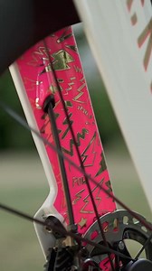 Front-End Functionality 👀🔧�Bar Setup, Bottle Mounts, Computer Placement —�Laura Philipp’s cockpit is a masterclass in aero integration ✨ . 📺 Full Video LIVE NOW on our #YouTube! 🎬 🔎Laura Philipp's Canyon Speedmax CFR | Challenge Roth 2025 . #GTN #GlobalTriathlonNetwork #SwimBikeRun #Triathlon | Global Triathlon Network