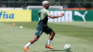 Veron analisa primeiro ano como profissional e comemora retorno aos gramados