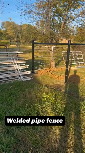 Ryan keys on Instagram: "Welded pipe fence! #fence #backyardgoals #curbappeal #welding #pipeweld"