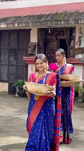 Priya Prashant Nakti on Instagram: "गौरीचा पहिला ओवसा  . . . Shot & Edited by - @priyeshchavan_7 . . . #Gauri #Gaurai #GauriGanpati #Tradition #Festival #Rituals #Maharashtrian #Marathmoli"