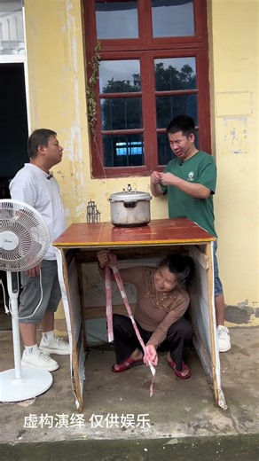 I saw it, why is it empty?#funny #comedy #magic