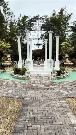 Wedding 🤍 Clear Chiavari Chairs 🖤 Round Tables 🤍 Barstool Chiavari Chairs 🖤 Cocktail Tables 🤍 Bar 🖤 Napkins 🤍 Decoration ✨Perfect for indoor & outdoor Choose what is ideal for you!!!! AD Luxury Party Rental has everything you need for the party of your dreams. Contact us 📲 786-930-0709 📲 786-853-7009 💌 ADLuxury.PartyRental@gmail.com 📢 All New 🚛 Miami - Broward #adluxurypartyrental #wedding #miamiwedding #weddingmiami