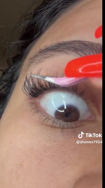 lashes from Aliexpress HAHA #foryoupage #fyp #foryou #blowthisup #lashes #tutorial #trending #teenager #forfun #xyzbca @AliExpress