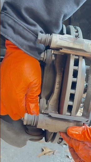 2020-2026 Nissan Versa Front Brake Pads and Rotors Replacement ‪@ElmoMotorWorks‬