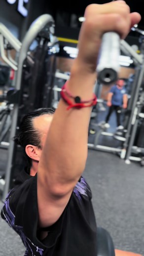 Rutina de ejercicios para la espalda — Coacheando con Yoshio Sport