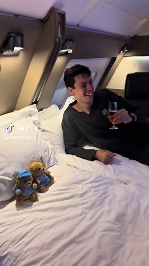 Experience Luxury: Singapore Airlines First Class Travel